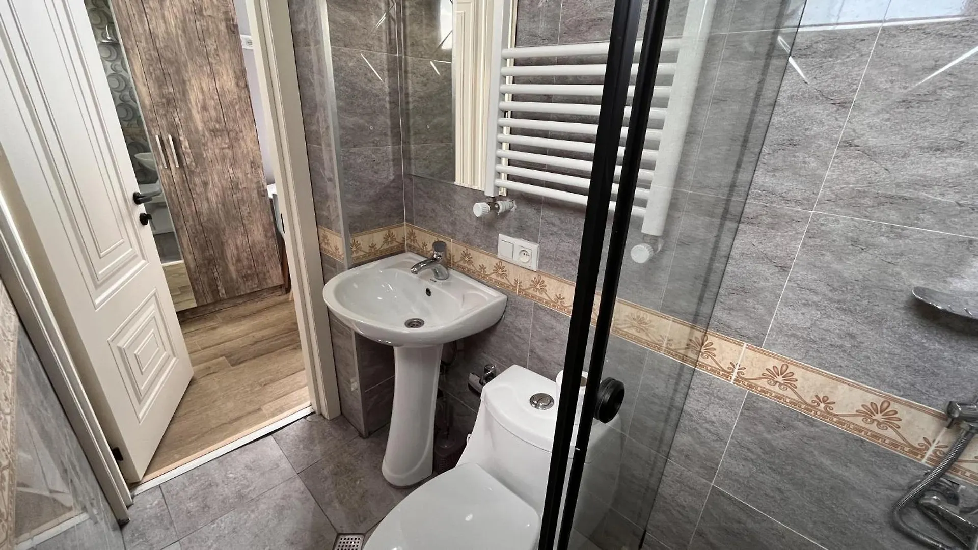 Isani Vip Apartments 12 2 Τυφλίδα